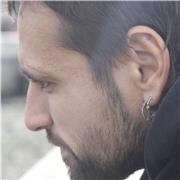 Professor jove expert en l'àmbit tècnic